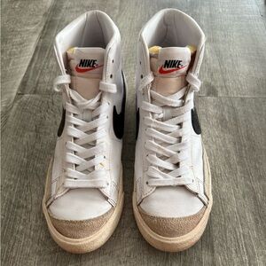 Nike Blazer Mid 77 leather